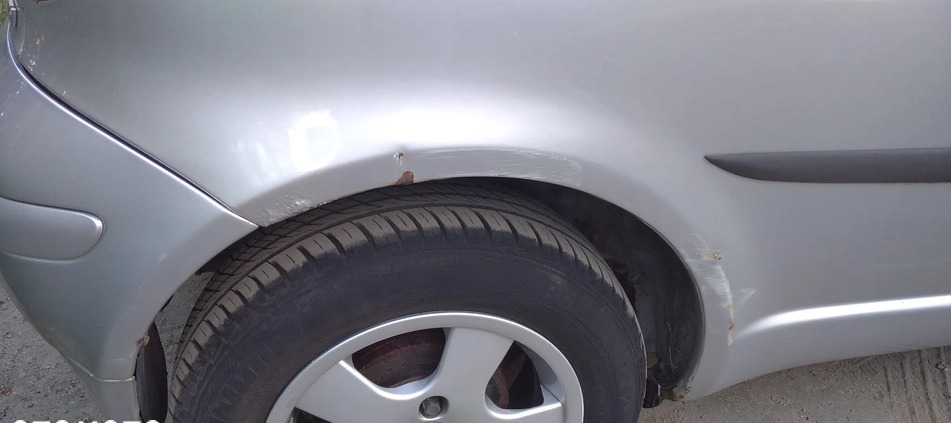 Toyota Yaris cena 6700 przebieg: 138551, rok produkcji 2004 z Poznań małe 37